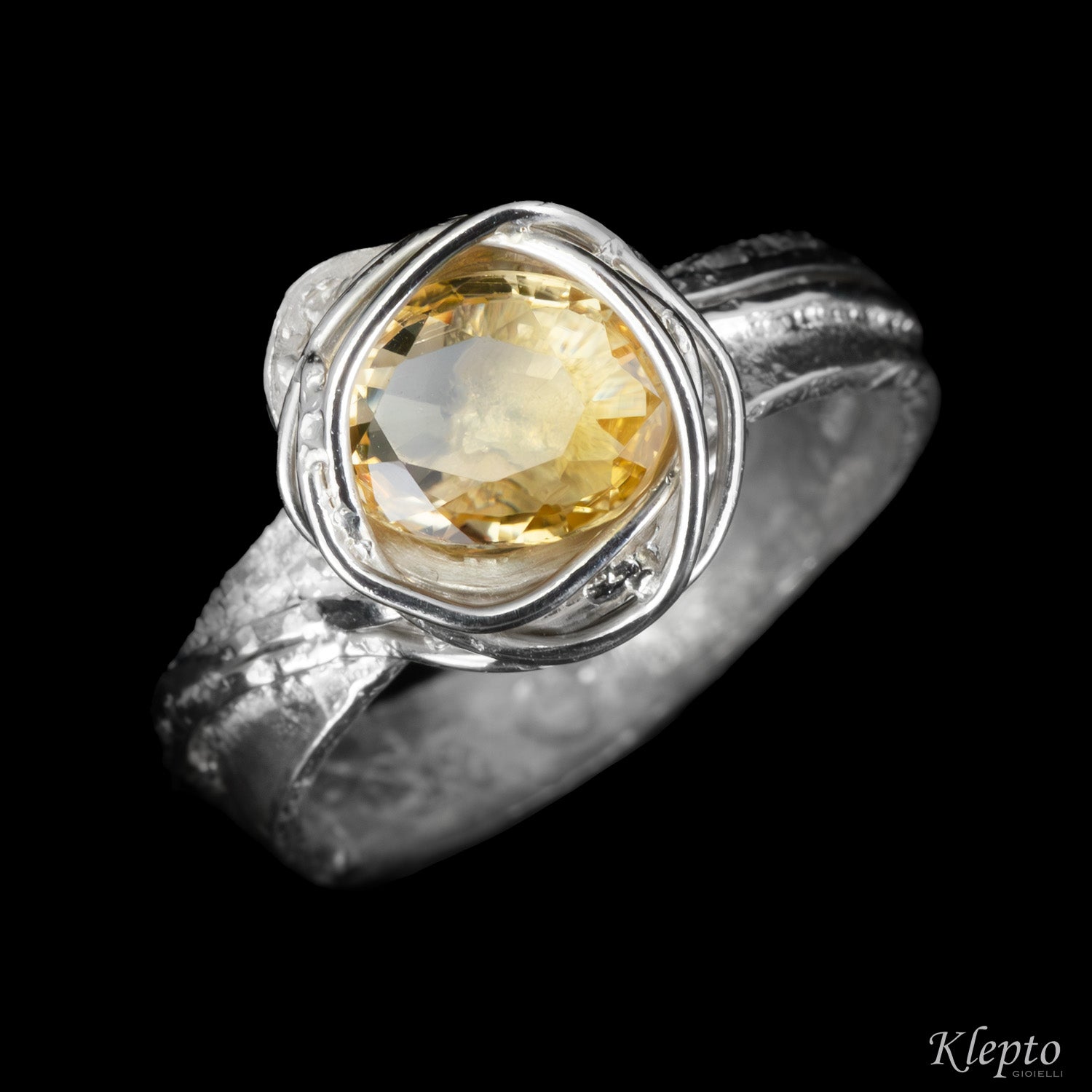 Anello in Argento Silnova® con Citrino