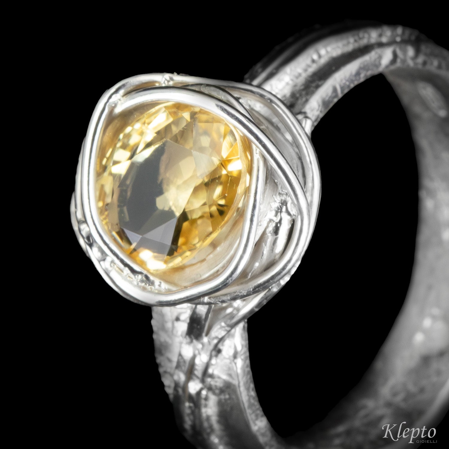 Anello in Argento Silnova® con Citrino