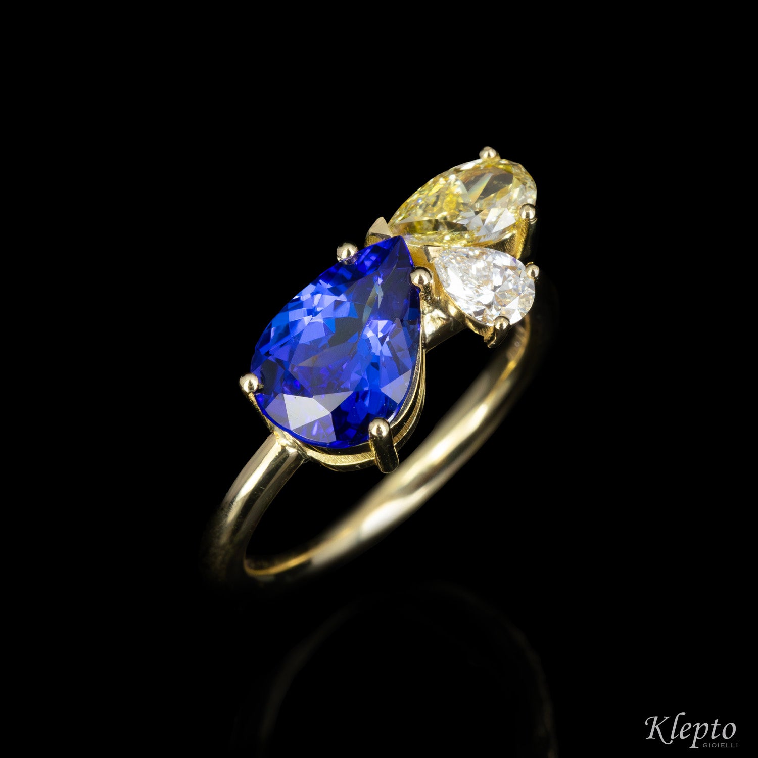 Anello classico by Klepto in oro giallo con Tanzanite e Diamanti