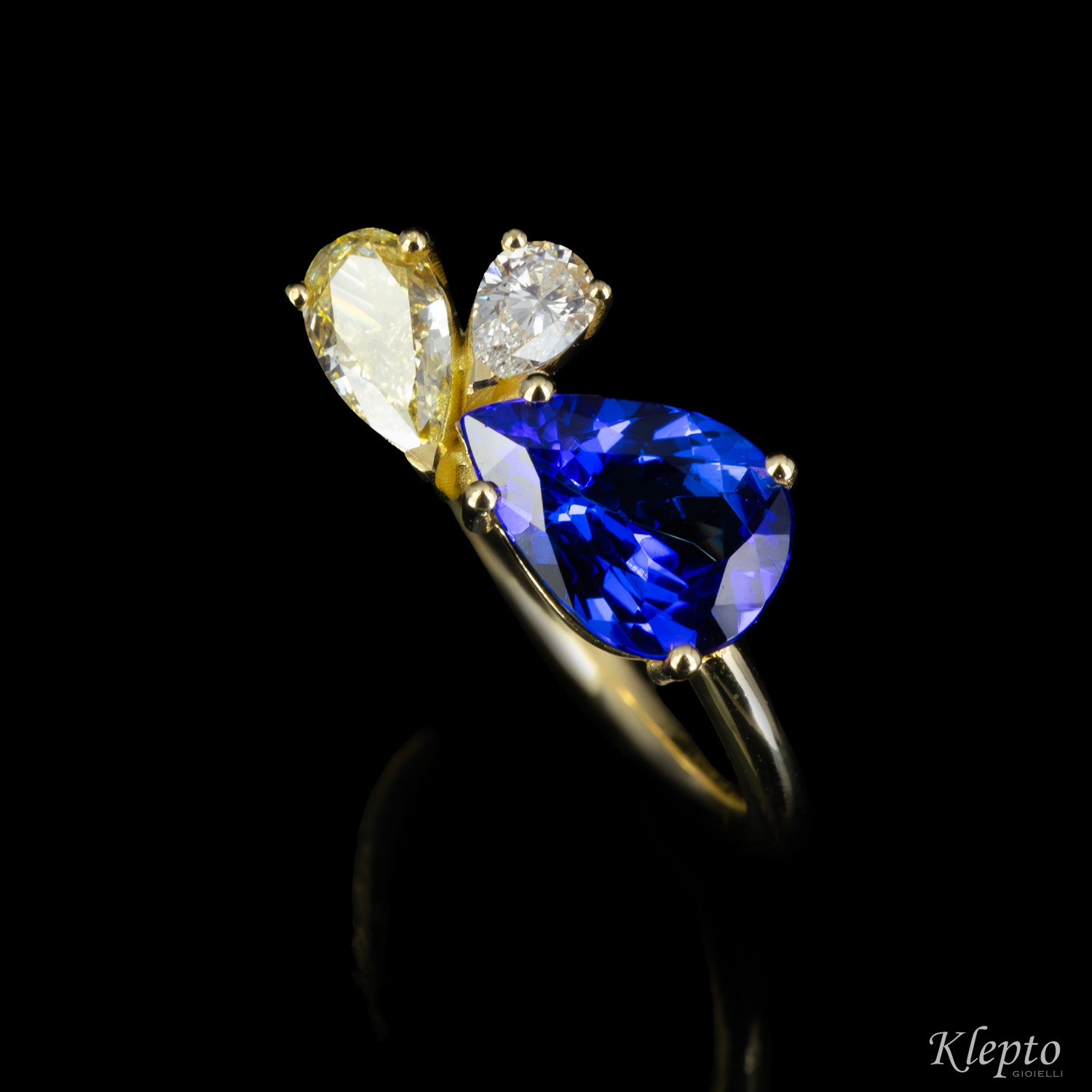 Anello classico by Klepto in oro giallo con Tanzanite e Diamanti