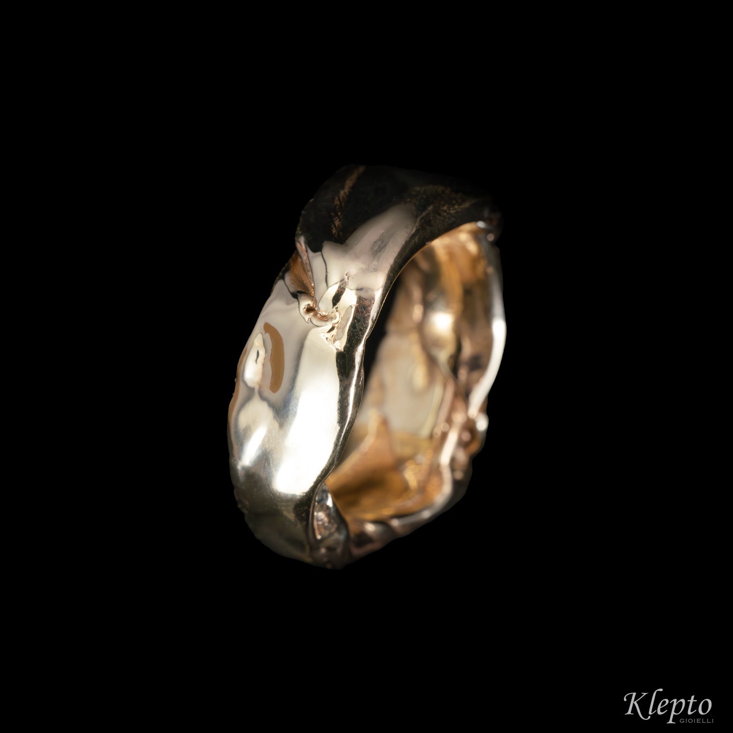 Anello in oro bianco naturale