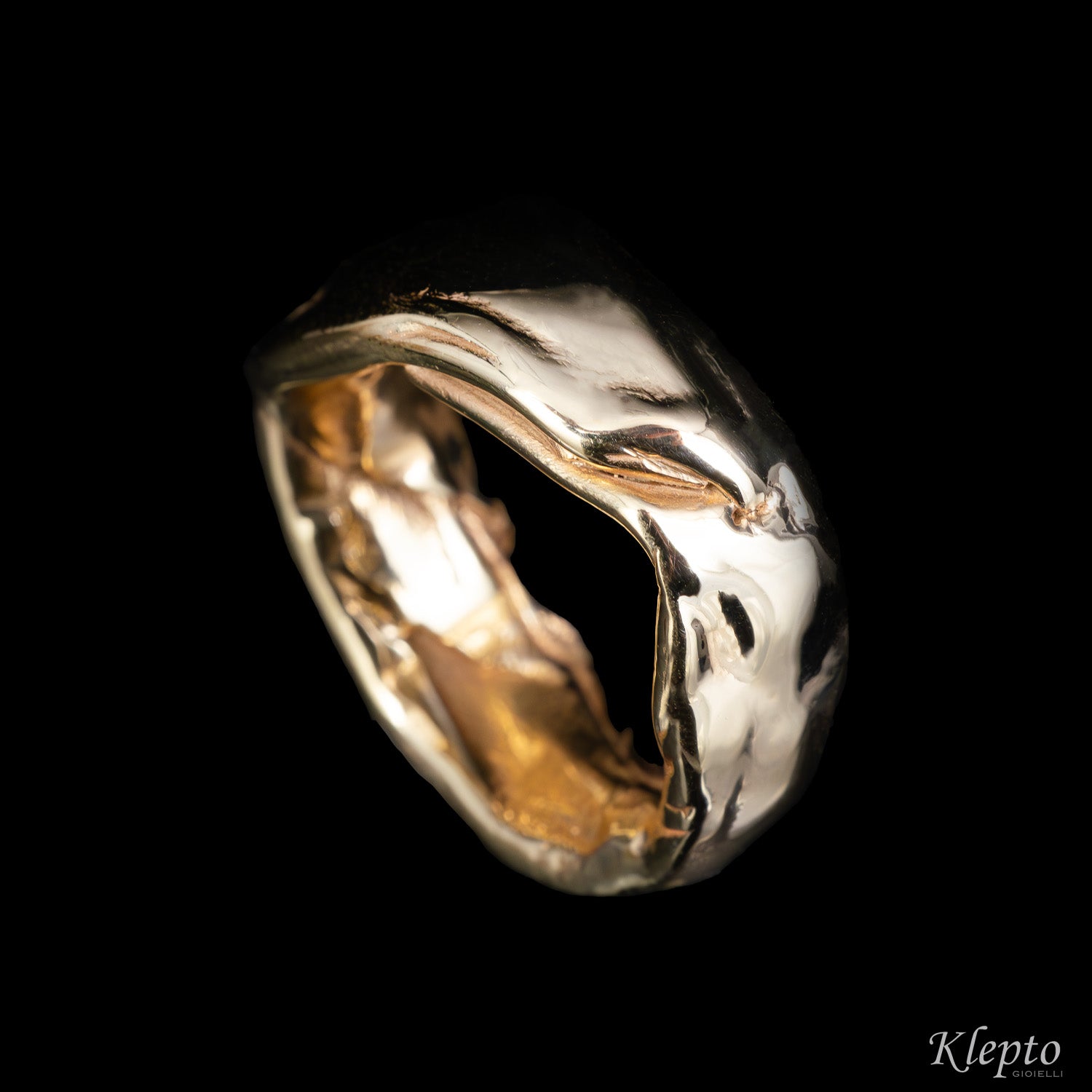 Anello in oro bianco naturale