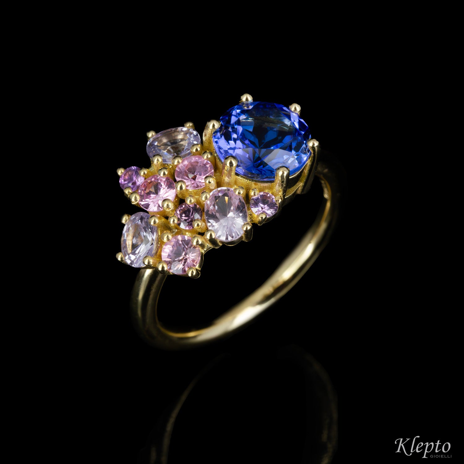 Anello classico by Klepto in oro giallo con Tanzanite e Zaffiri