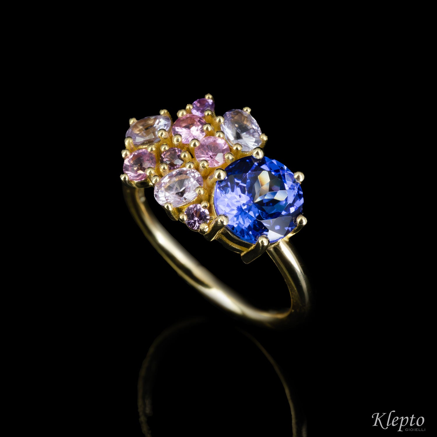 Anello classico by Klepto in oro giallo con Tanzanite e Zaffiri