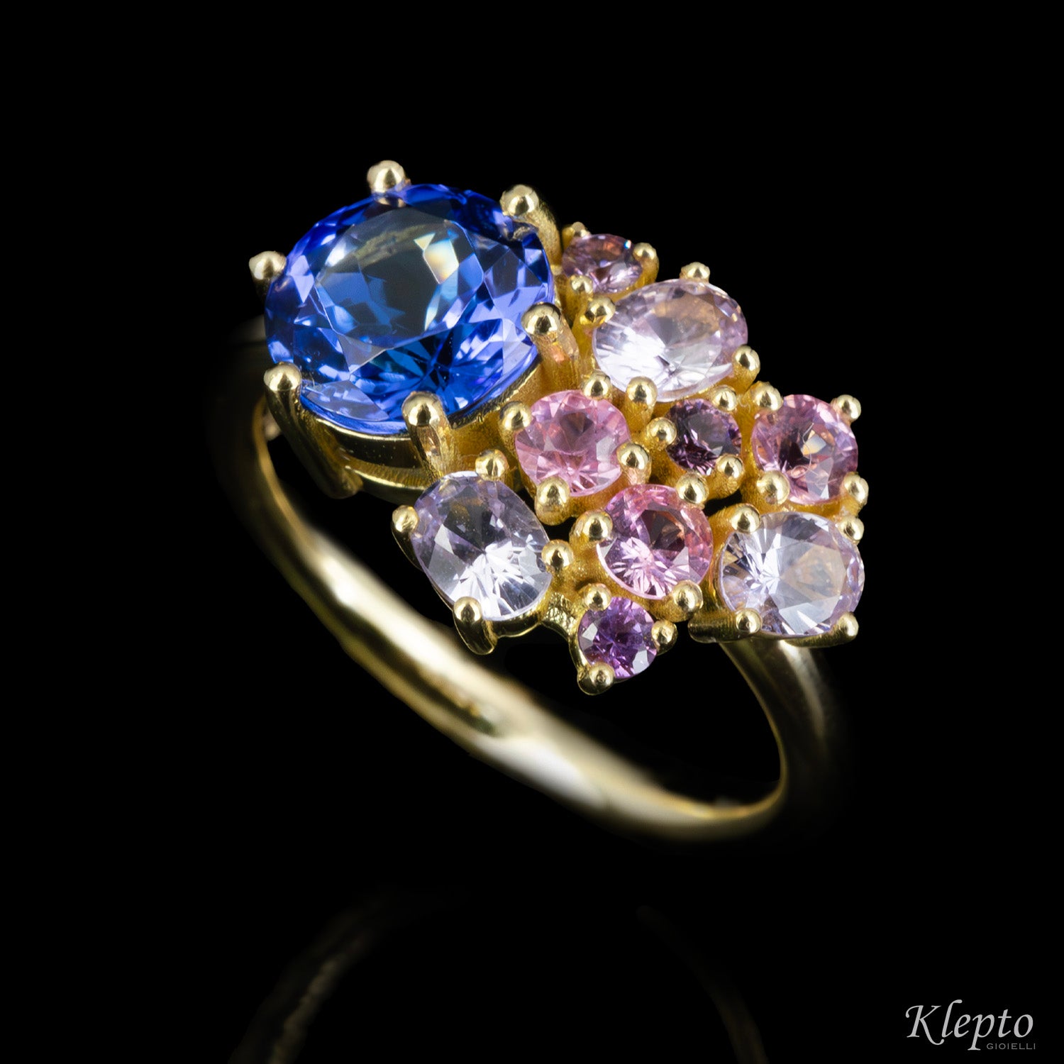 Anello classico by Klepto in oro giallo con Tanzanite e Zaffiri